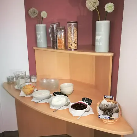 Hotel Near By 3*