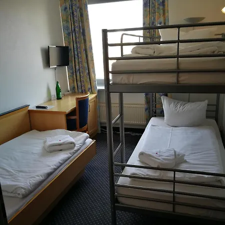 Hotel Near By Laatzen