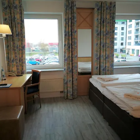 Hotel Near By Laatzen
