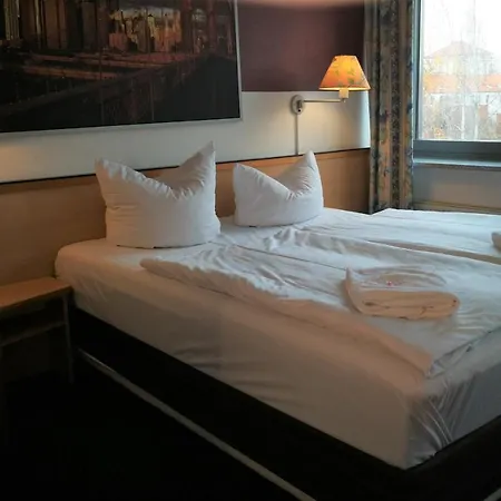 Near By Hotel Laatzen