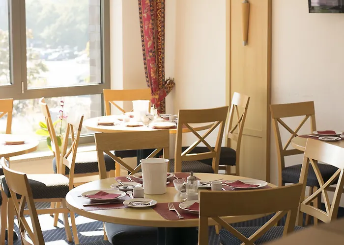 Near By Otel Laatzen